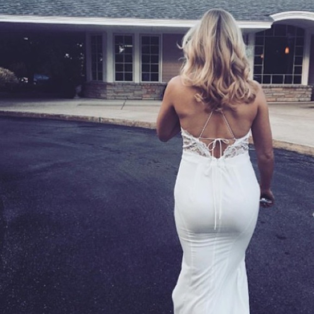 LAST CHANCE Jarlo London white lace dress ✨